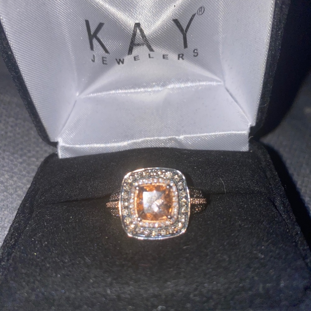 Engagment ring - Picture 4 of 4